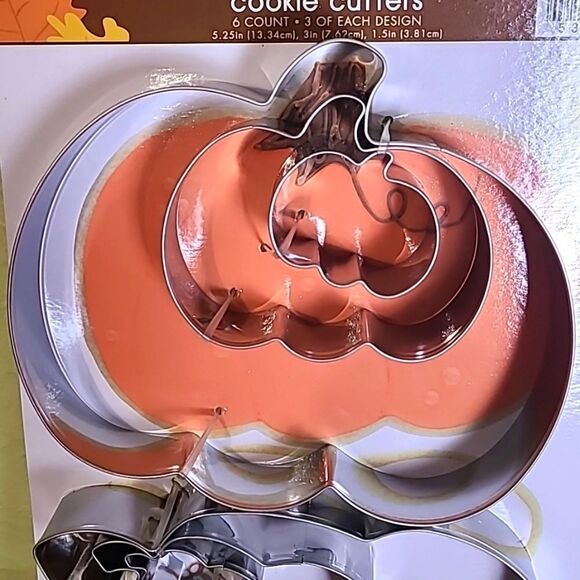 Brother Sister Design - 2 Sets of 3 Fall Cookie Cutters in Pumpkin Shapes, NWOT - Picture 2 of 3